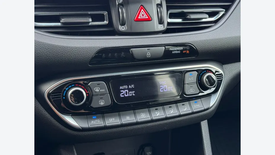 HYUNDAI i30 i30 1.0 T-GDI Smart