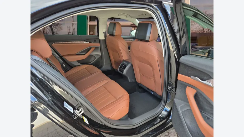 SKODA Superb -