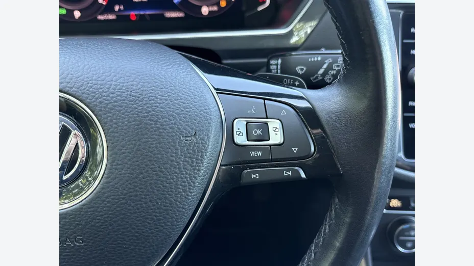 VOLKSWAGEN Tiguan Allspace -