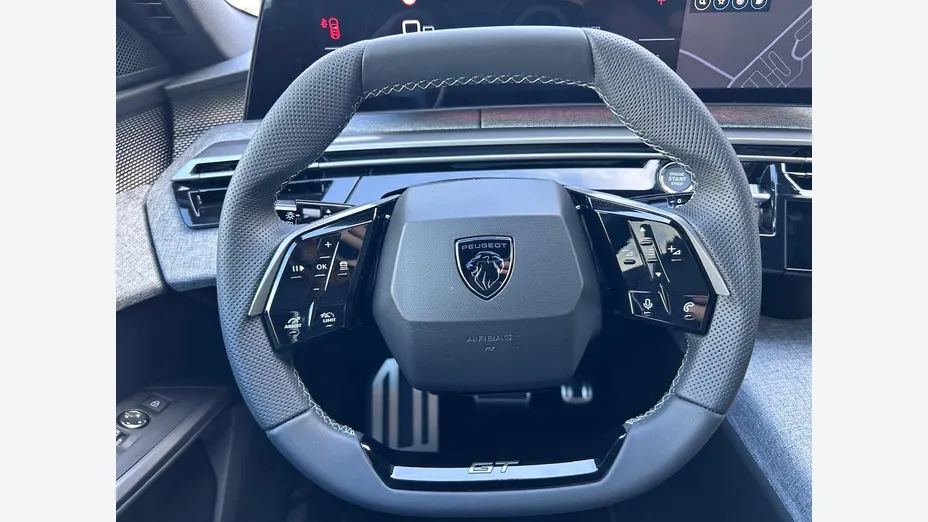 PEUGEOT 5008 -