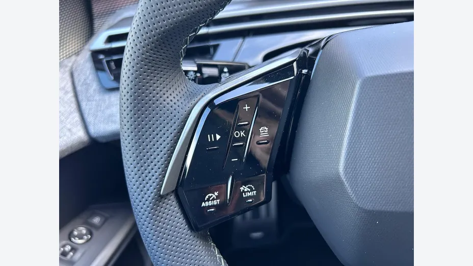 PEUGEOT 5008 -