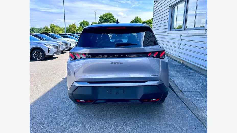 PEUGEOT 5008 -