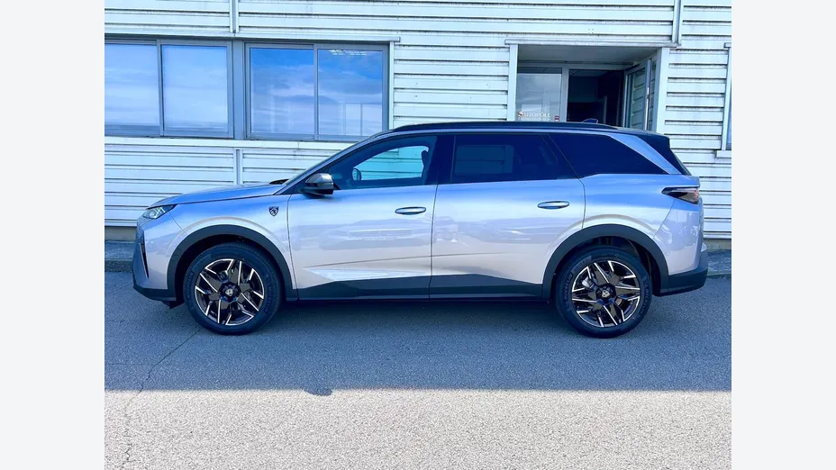 PEUGEOT 5008 -
