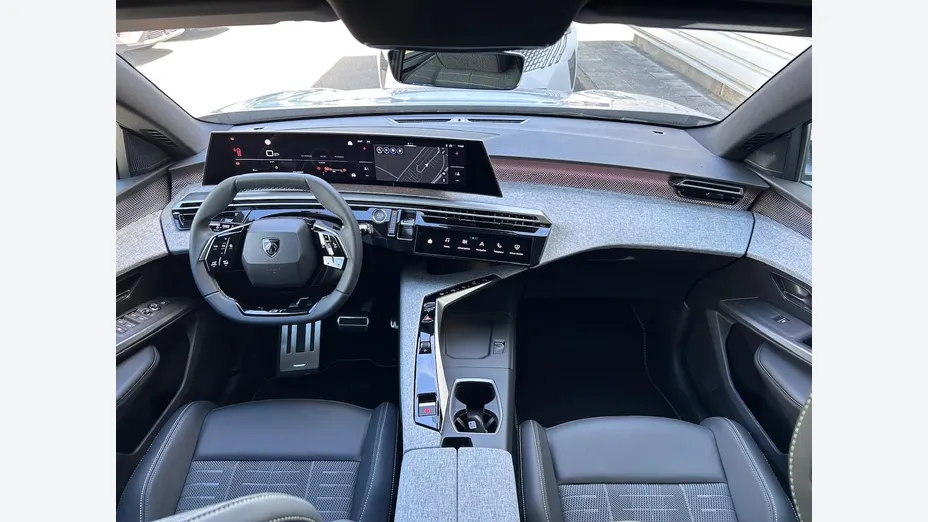 PEUGEOT 5008 -