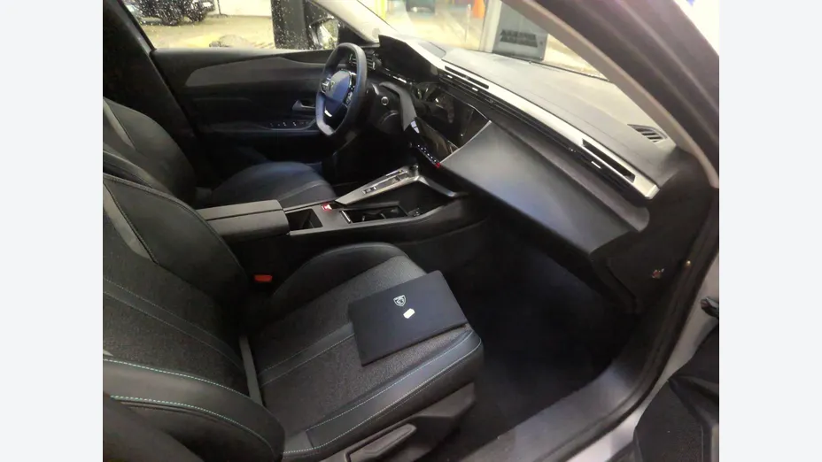 PEUGEOT 308 -