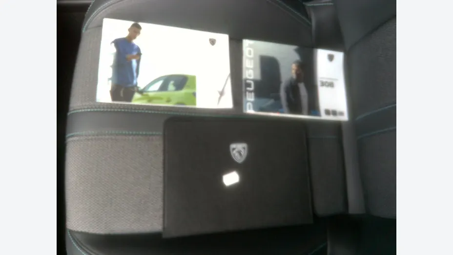 PEUGEOT 308 -