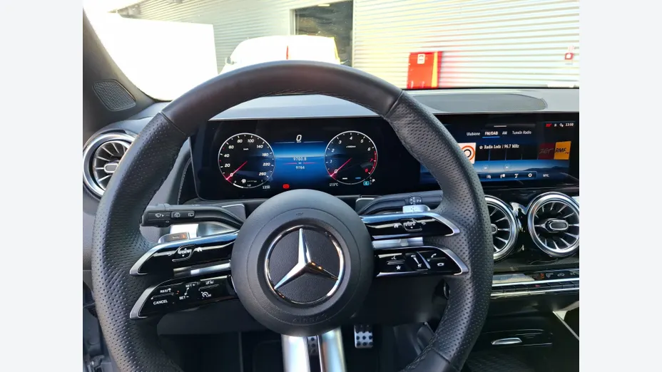 MERCEDES-BENZ GLB GLB 200 mHEV AMG Line 7G-DCT