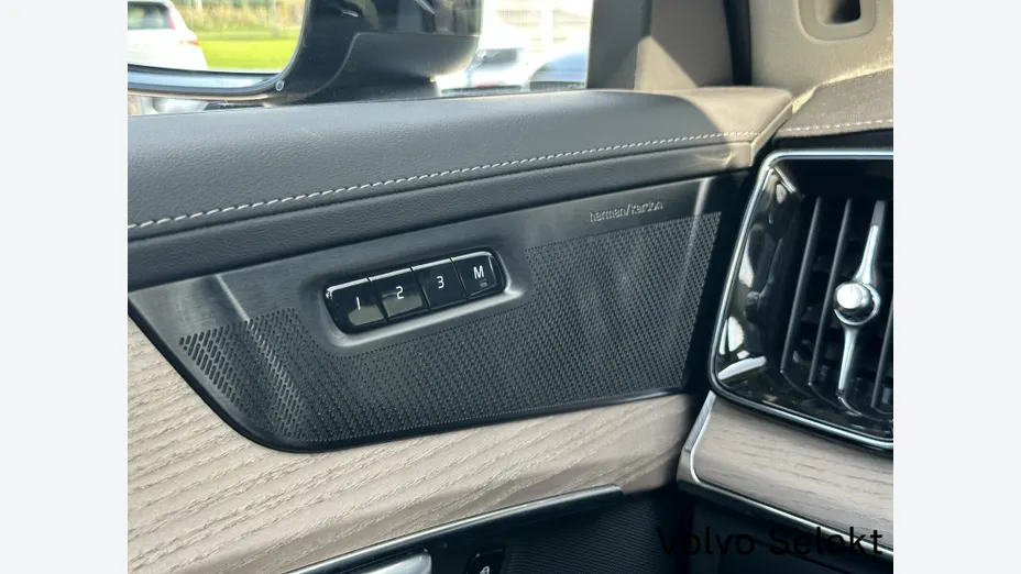 VOLVO XC90 XC90 T8 AWD Plug-In Hybrid Ultra Dark 7os aut