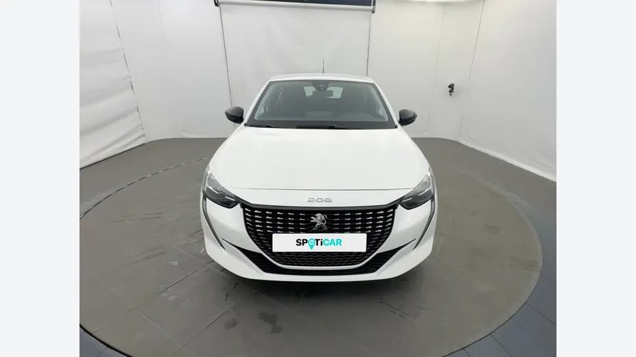PEUGEOT 208 -