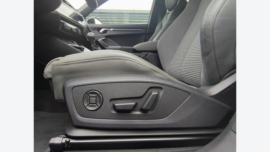 AUDI Q3 Q3 35 TFSI mHEV S-Line S tronic