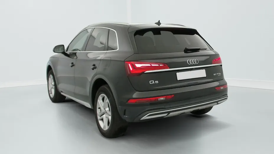 AUDI Q5 -