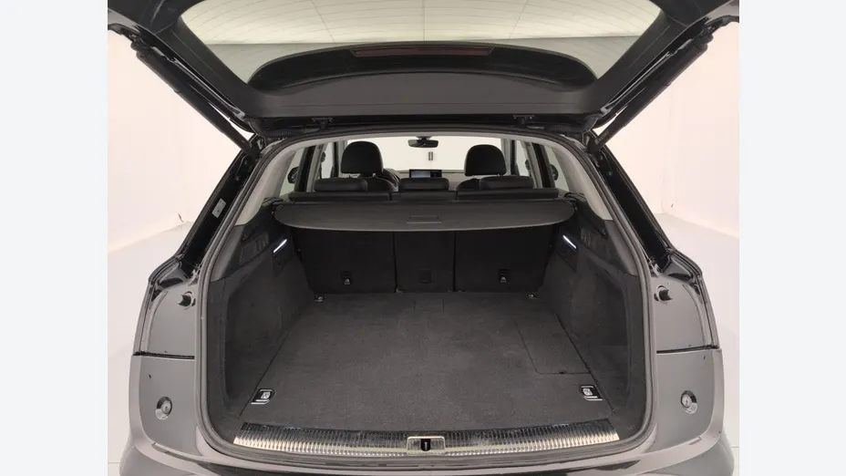 AUDI Q5 -
