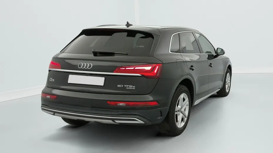 AUDI Q5 -