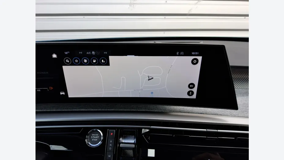 PEUGEOT 3008 -