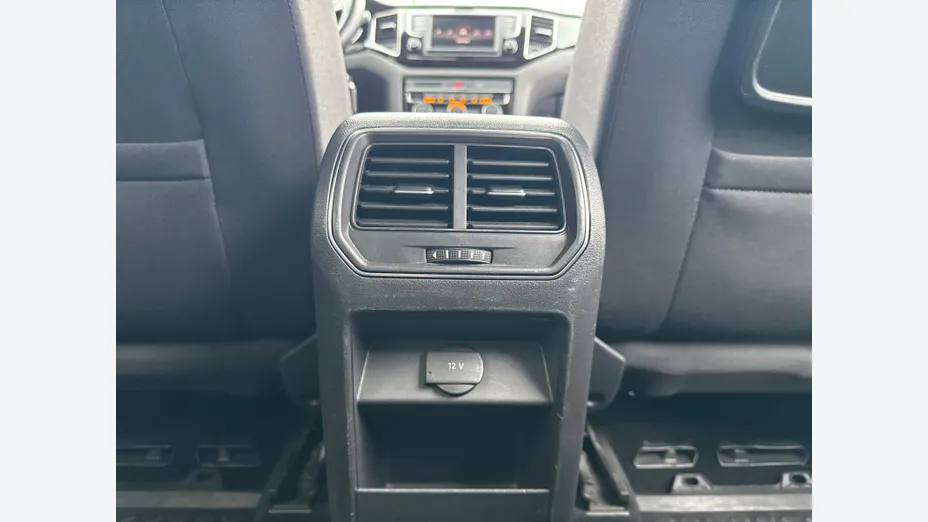 VOLKSWAGEN Golf Sportsvan -
