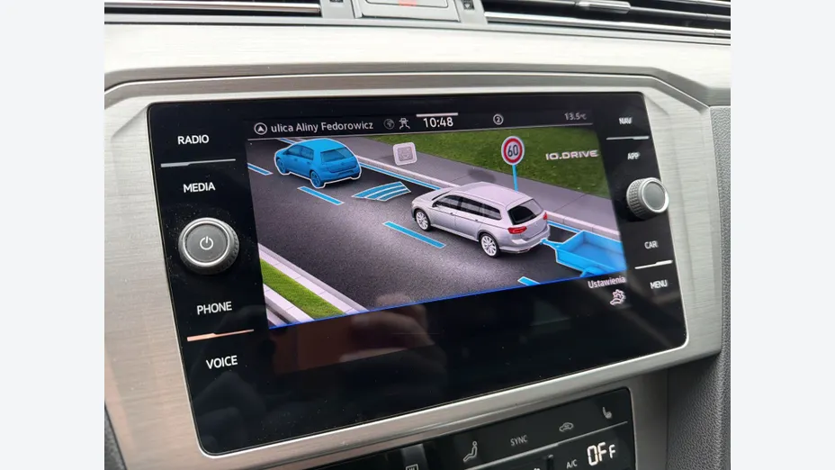 VOLKSWAGEN Passat -