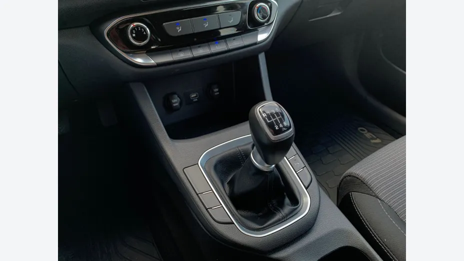 HYUNDAI i30 i30 1.0 T-GDI Modern