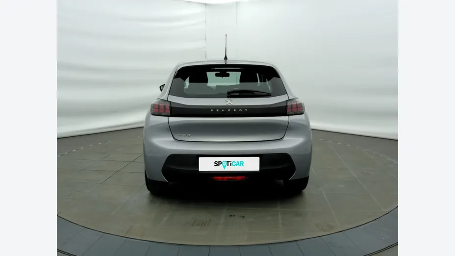 PEUGEOT 208 -