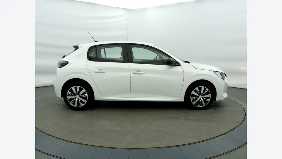 PEUGEOT 208 -