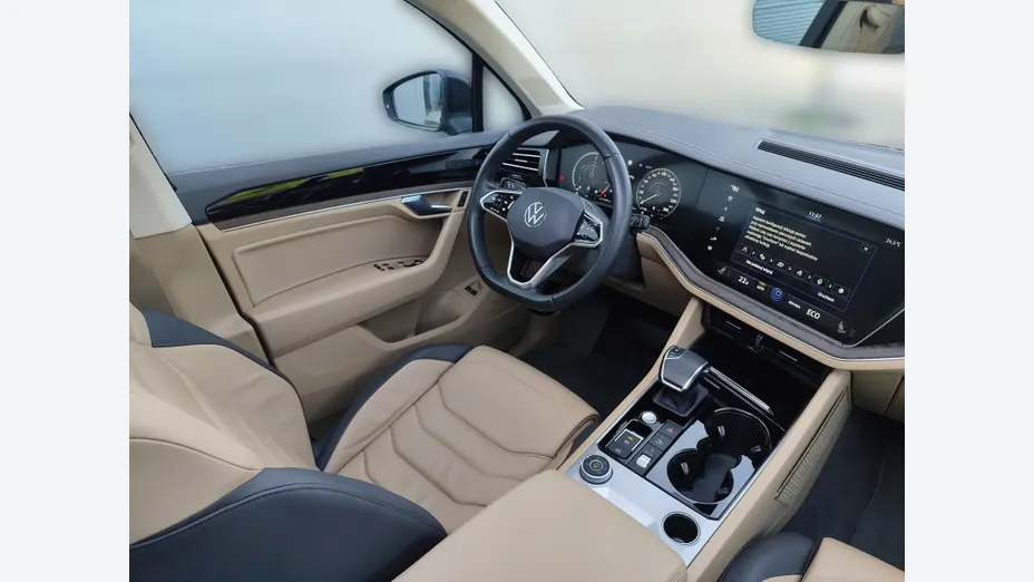 VOLKSWAGEN Touareg -