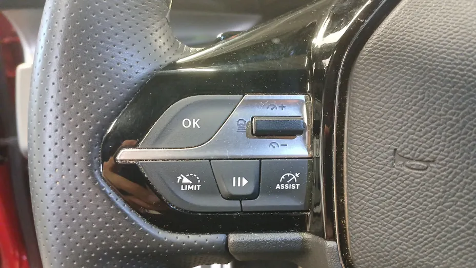 PEUGEOT 308 -