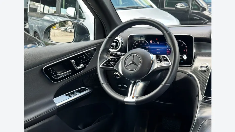 MERCEDES-BENZ GLC -