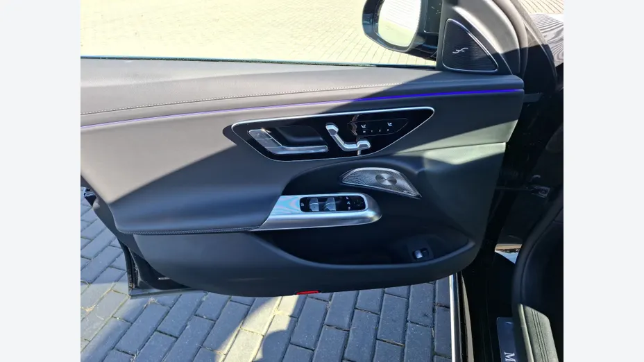 MERCEDES-BENZ E Klasa E 300 de PHEV 4-Matic Exclusive 9G-Tronic