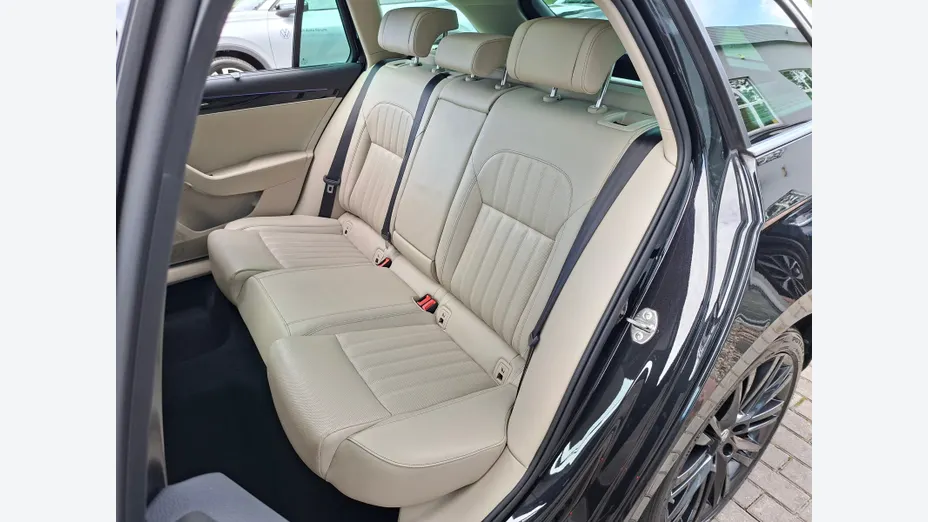 SKODA Superb Superb 2.0 TDI SCR L&K DSG