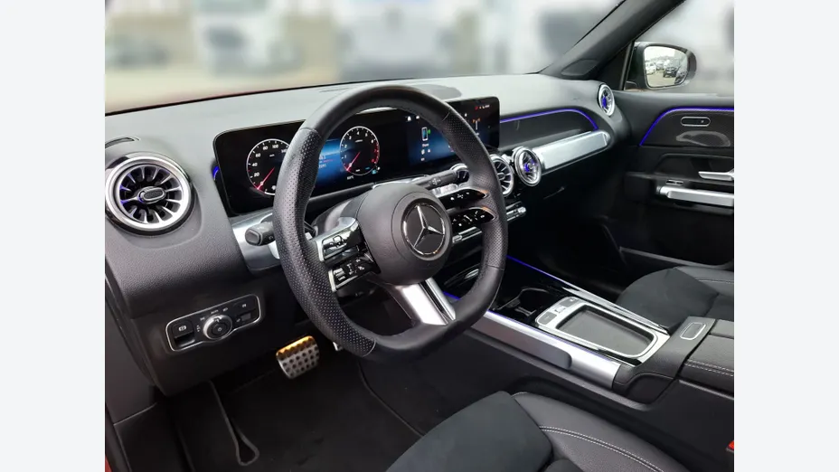 MERCEDES-BENZ GLB GLB 200 mHEV AMG Line 7G-DCT