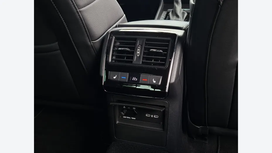 SKODA Superb Superb 2.0 TDI SCR Sportline DSG