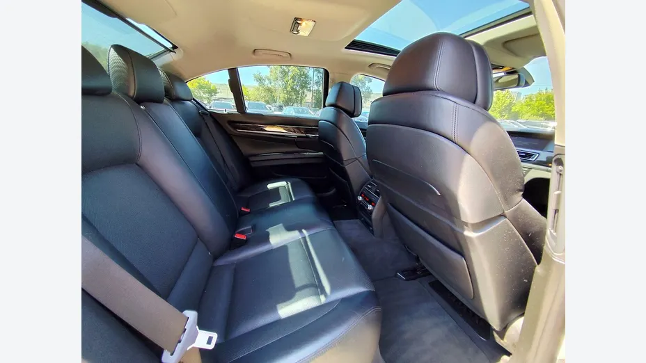 BMW Seria 7 750Li xDrive