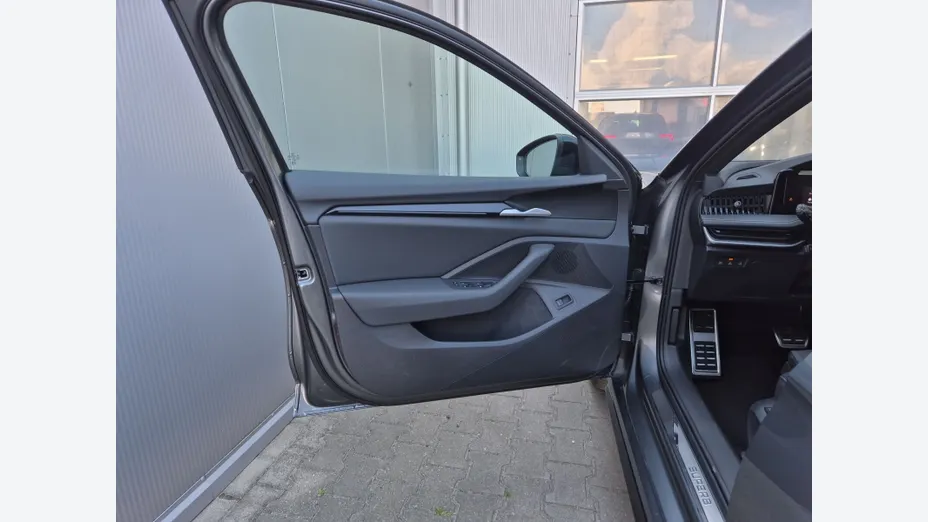 SKODA Superb Superb 2.0 TSI Sportline DSG Nowy