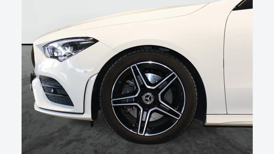 MERCEDES-BENZ CLA CLA 200 AMG Line 7G-DCT