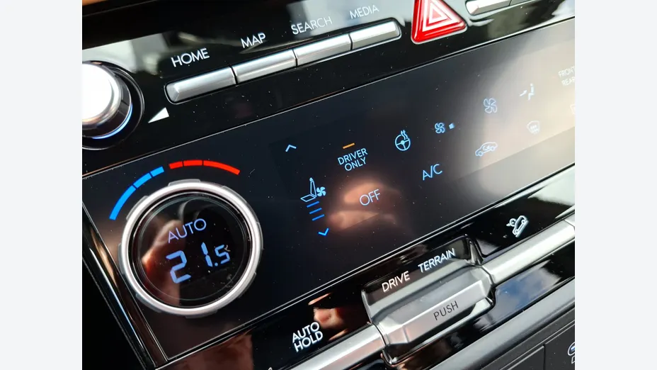 HYUNDAI Santa Fe Santa Fe 1.6 T-GDI HEV Calligraphy 4WD aut 7os.