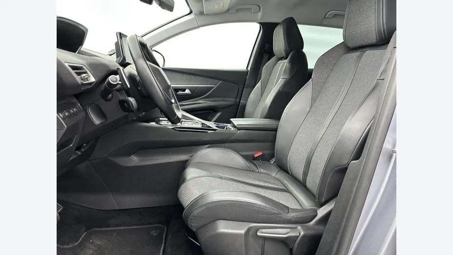 PEUGEOT 3008 -