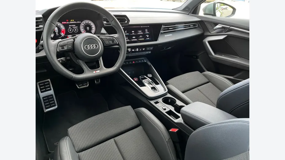 AUDI S3 -