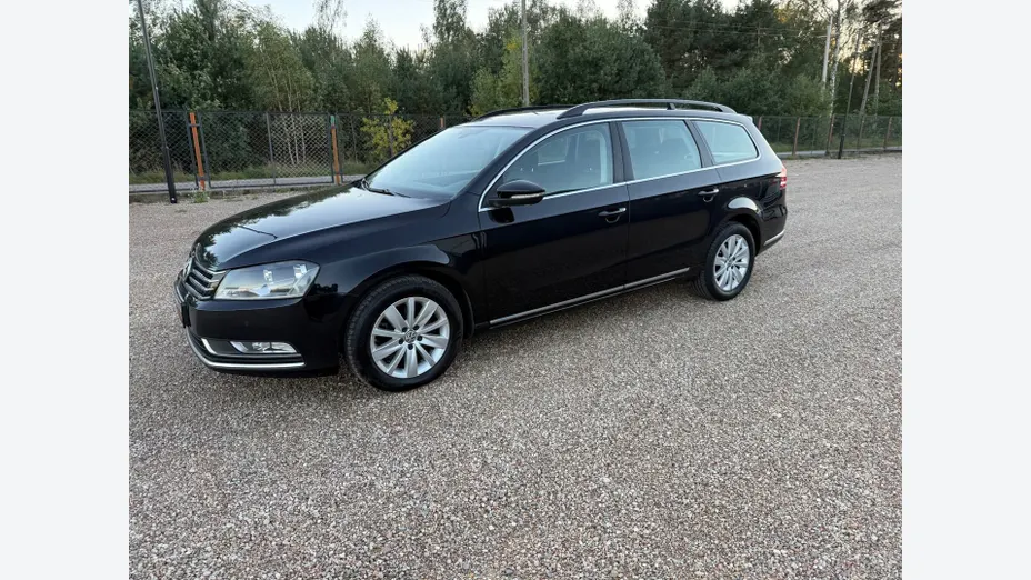 VOLKSWAGEN Passat -