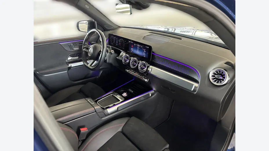 MERCEDES-BENZ GLB GLB 200 mHEV AMG Line 7G-DCT