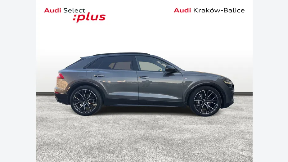 AUDI Q8 -