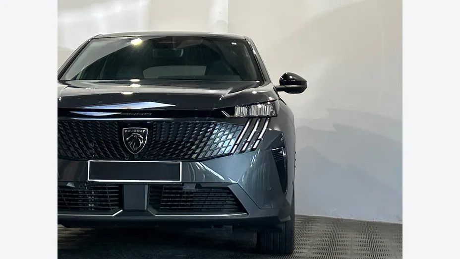 PEUGEOT 3008 -