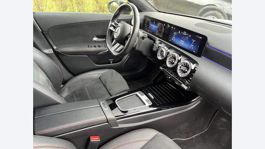 MERCEDES-BENZ A Klasa A 200 AMG Line 7G-DCT