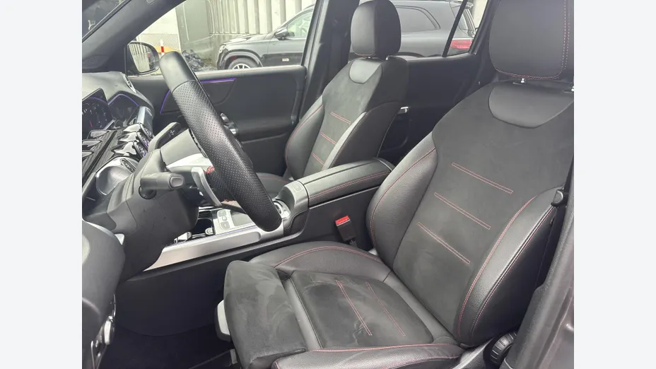 MERCEDES-BENZ GLB GLB 200 mHEV AMG Line 7G-DCT