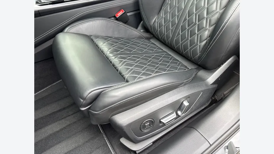 AUDI S6 -