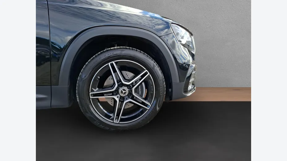 MERCEDES-BENZ GLB GLB 200 mHEV AMG Line 7G-DCT