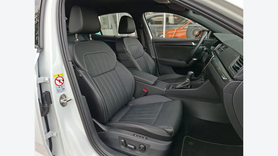 SKODA Superb Superb 2.0 TDI SCR Sportline DSG