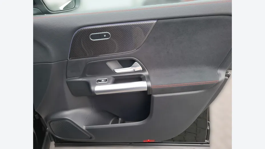 MERCEDES-BENZ GLA GLA 200 mHEV AMG Line 7G-DCT