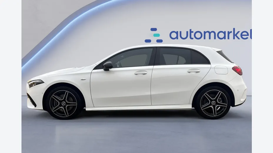 MERCEDES-BENZ A Klasa A 250 e PHEV AMG Line 8G-DCT