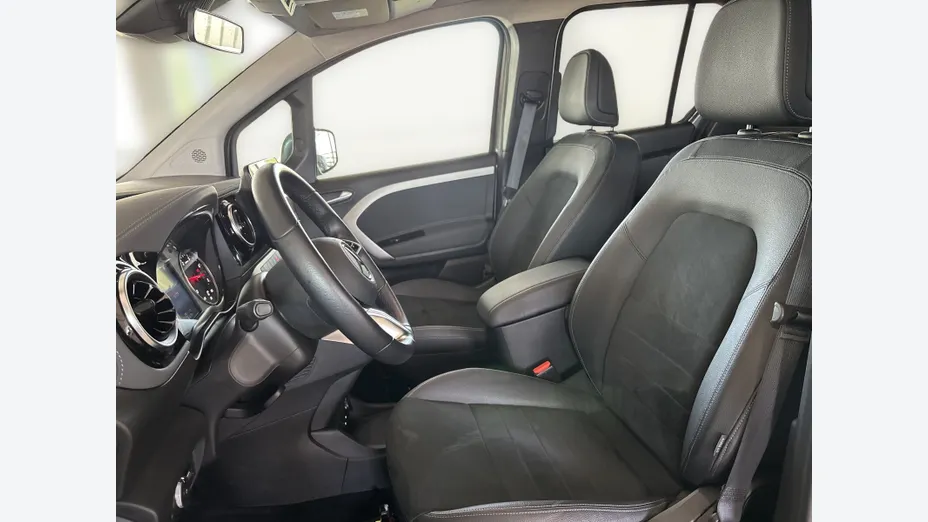 MERCEDES-BENZ T klasa T 180 d aut