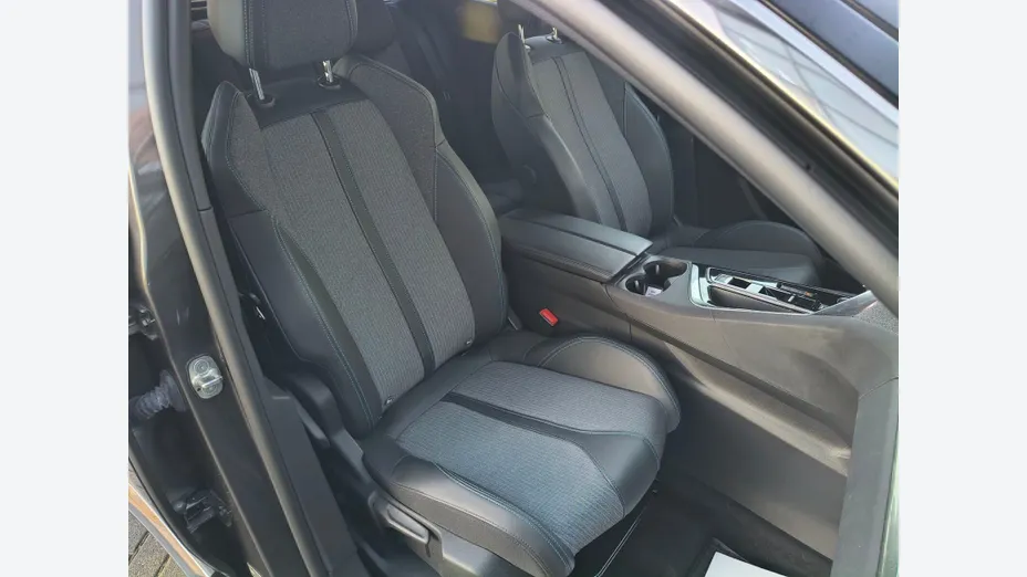 PEUGEOT 3008 3008 1.2 PureTech Allure S&S EAT8