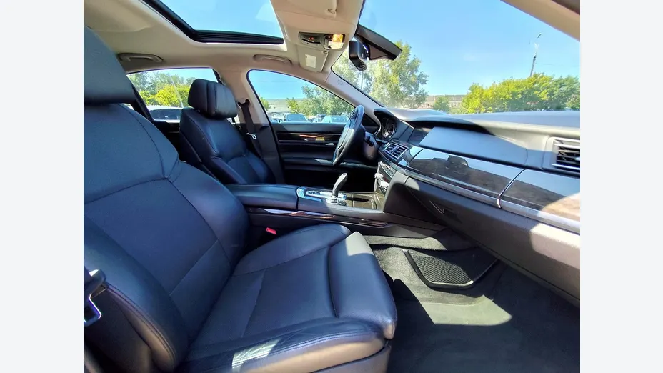 BMW Seria 7 750Li xDrive